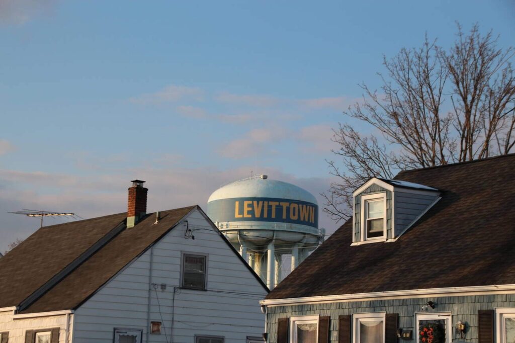 Levittown, USA th Dec,